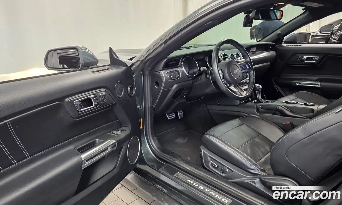 Ford Mustang 2016 2.3 автомат (гидро), фото 10 Ford Mustang 2016 2.3 автомат (гидро), фото 10