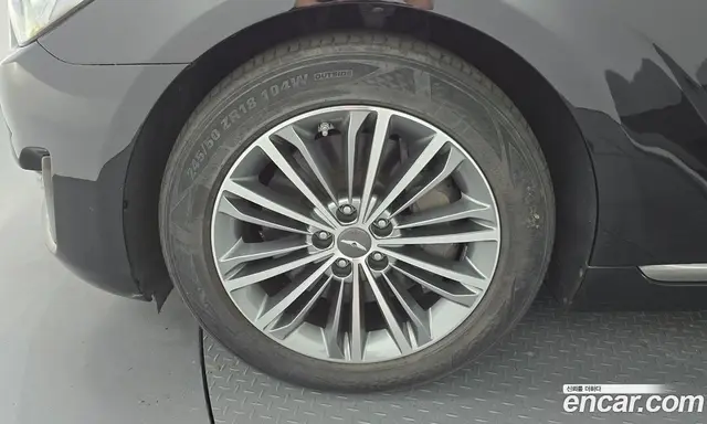 Genesis EQ900 2017 3.8 автомат (гидро), миниатюра 5 Genesis EQ900 2017 3.8 автомат (гидро), миниатюра 5