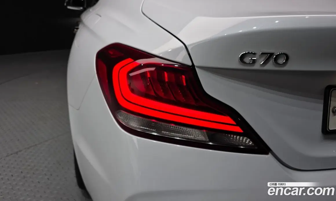 Genesis G70 2017 2.0 автомат (гидро), фото 9 Genesis G70 2017 2.0 автомат (гидро), фото 9