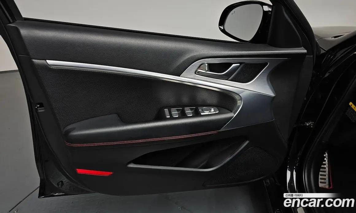 Genesis G70 2018 2.0 автомат (гидро), фото 13 Genesis G70 2018 2.0 автомат (гидро), фото 13