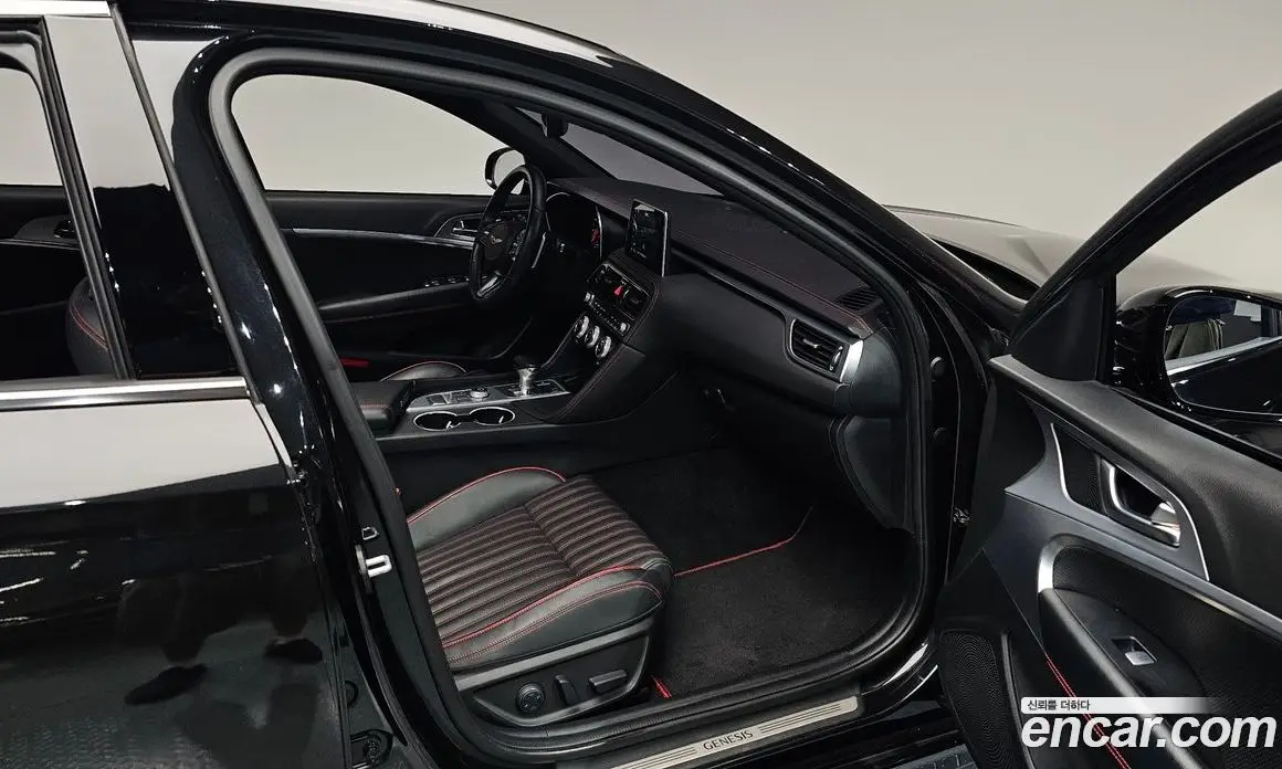 Genesis G70 2018 2.0 автомат (гидро), фото 16 Genesis G70 2018 2.0 автомат (гидро), фото 16