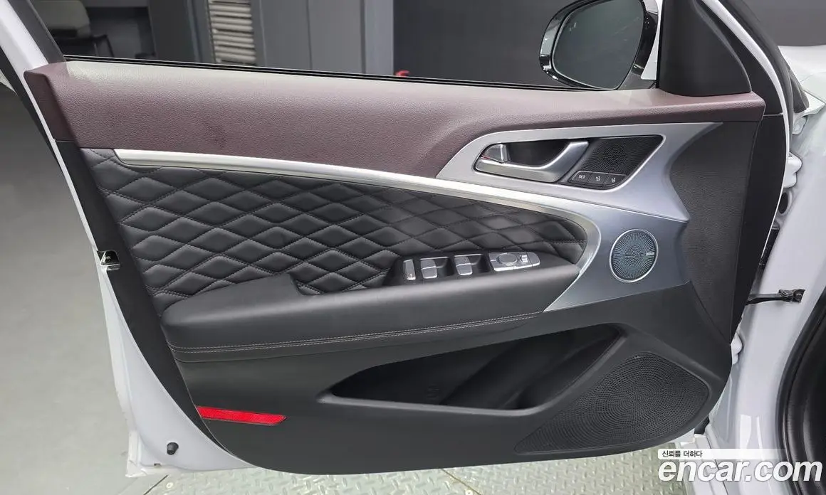 Genesis G70 2019 2.2 автомат (гидро), фото 13 Genesis G70 2019 2.2 автомат (гидро), фото 13