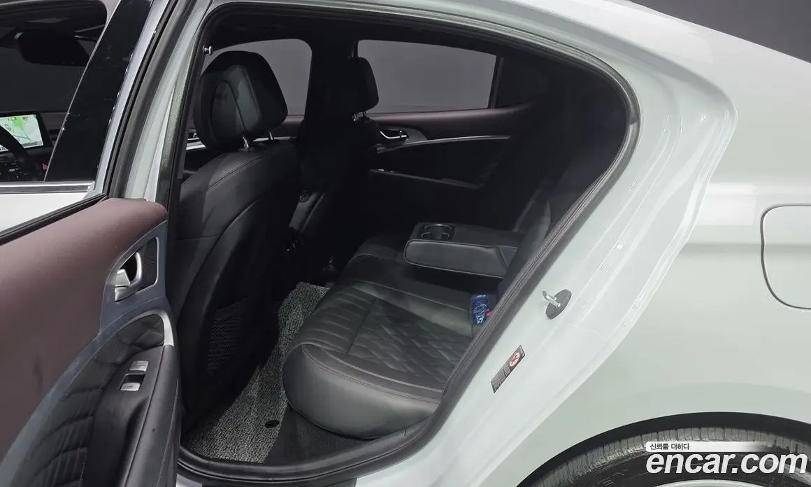 Genesis G70 2019 2.2 автомат (гидро), фото 15 Genesis G70 2019 2.2 автомат (гидро), фото 15