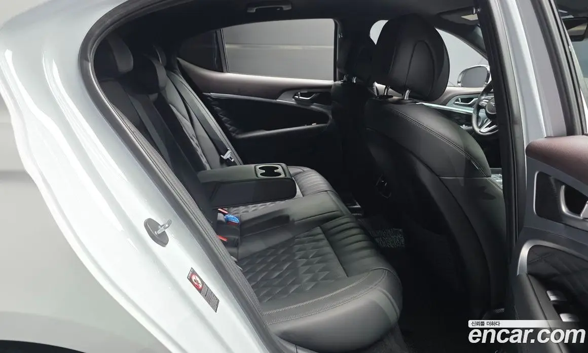 Genesis G70 2019 2.2 автомат (гидро), фото 17 Genesis G70 2019 2.2 автомат (гидро), фото 17