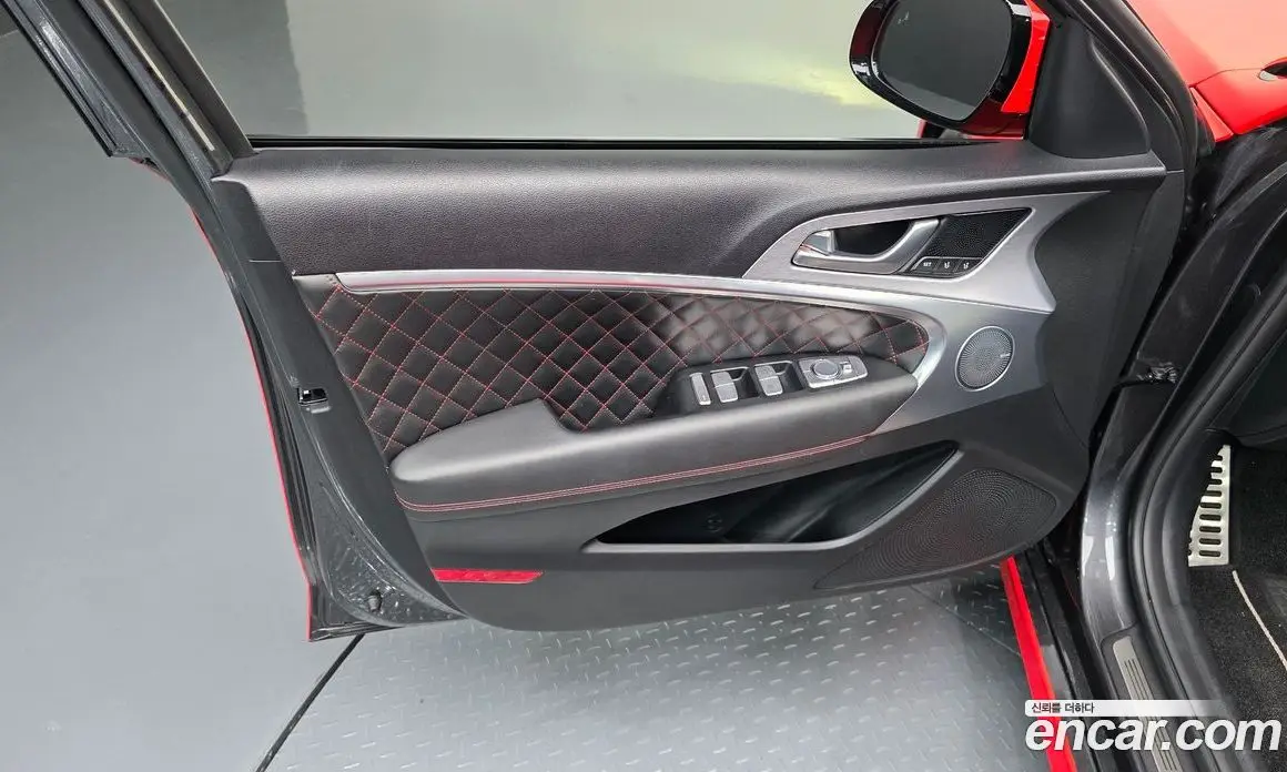 Genesis G70 2019 3.3 автомат (гидро), фото 13 Genesis G70 2019 3.3 автомат (гидро), фото 13