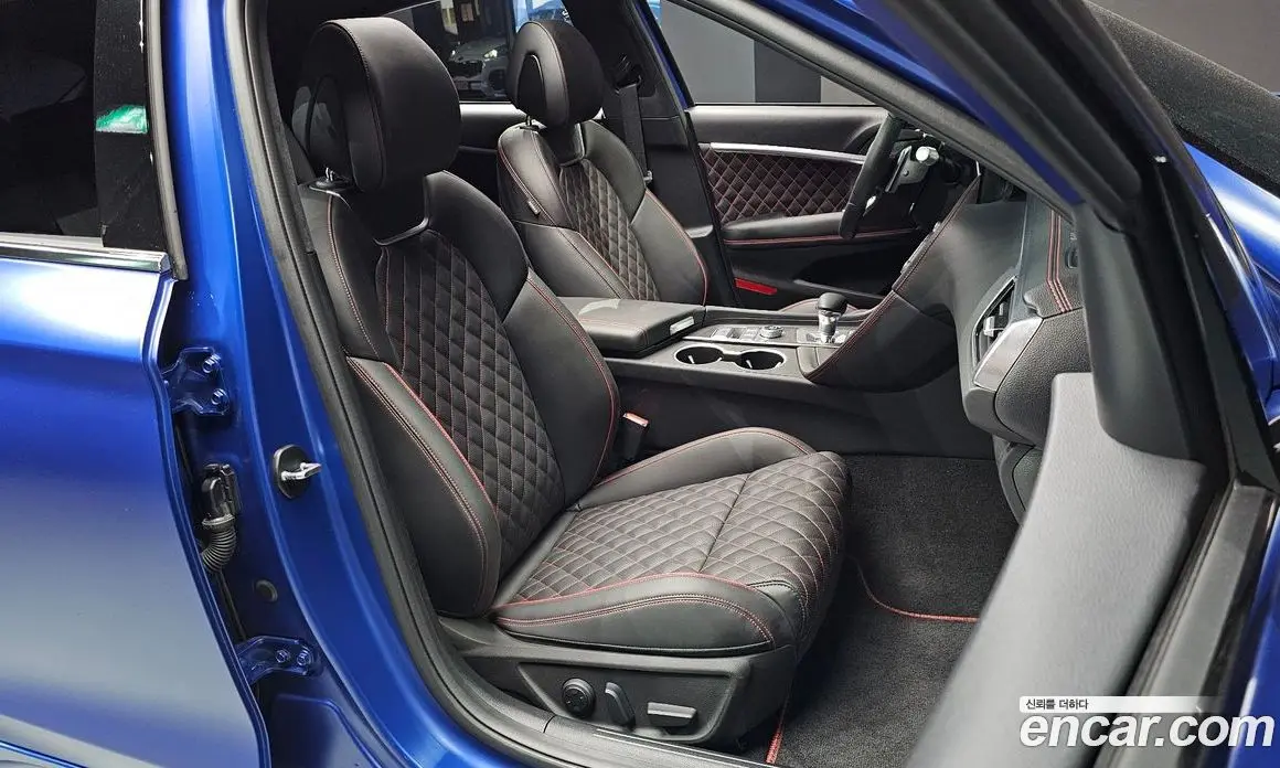 Genesis G70 2025 2.5 автомат (гидро), фото 17 Genesis G70 2025 2.5 автомат (гидро), фото 17