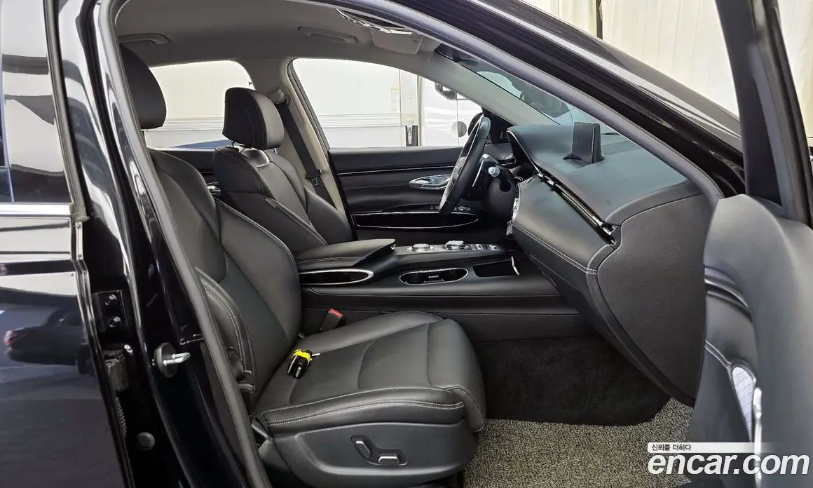 Genesis GV70 2021 2.5 автомат (гидро), фото 16 Genesis GV70 2021 2.5 автомат (гидро), фото 16