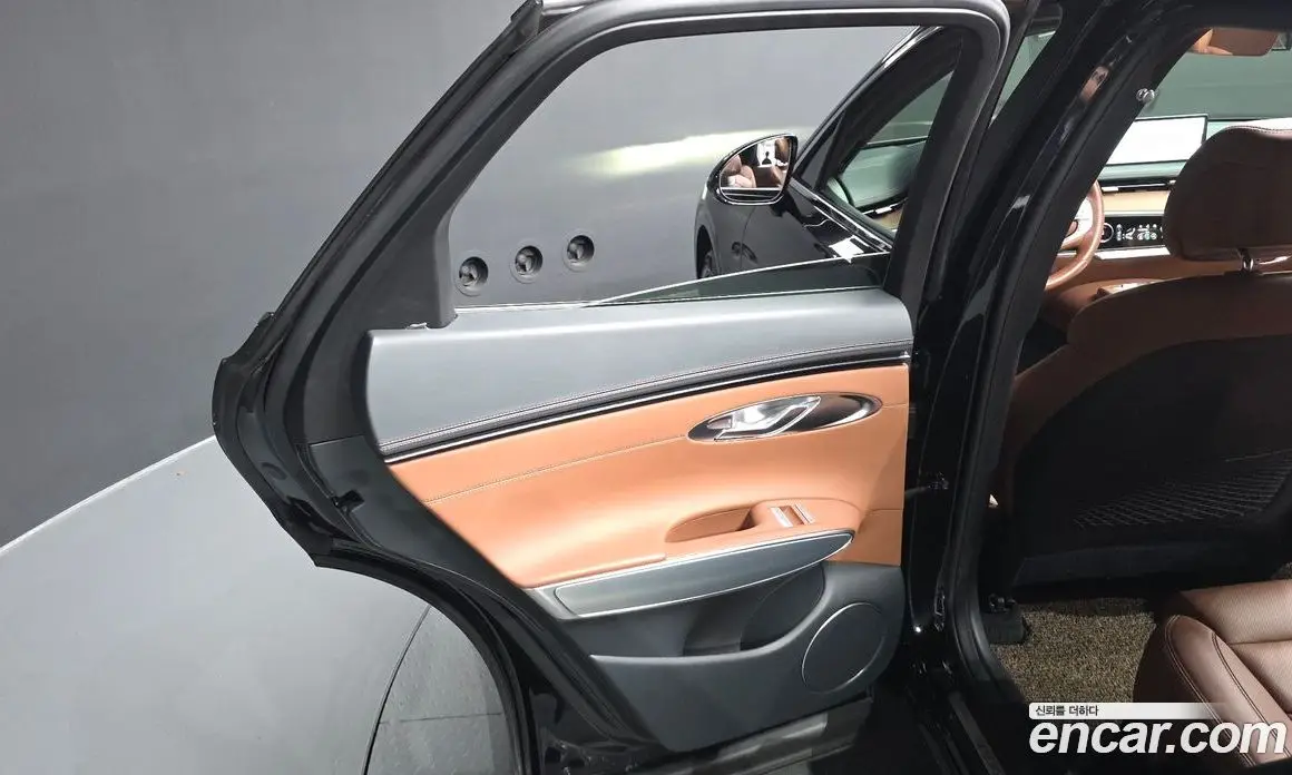 Genesis GV70 2022 2.5 автомат (гидро), фото 15 Genesis GV70 2022 2.5 автомат (гидро), фото 15