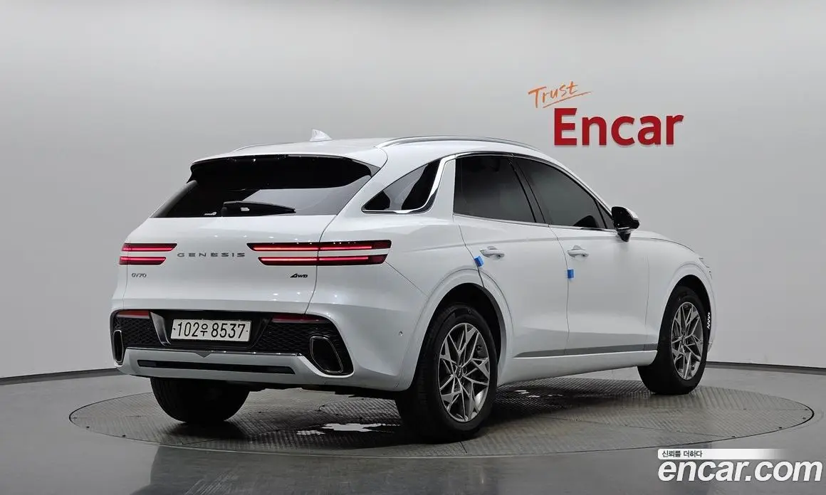 Genesis GV70 2023 2.5 автомат (гидро), фото 1 Genesis GV70 2023 2.5 автомат (гидро), фото 1