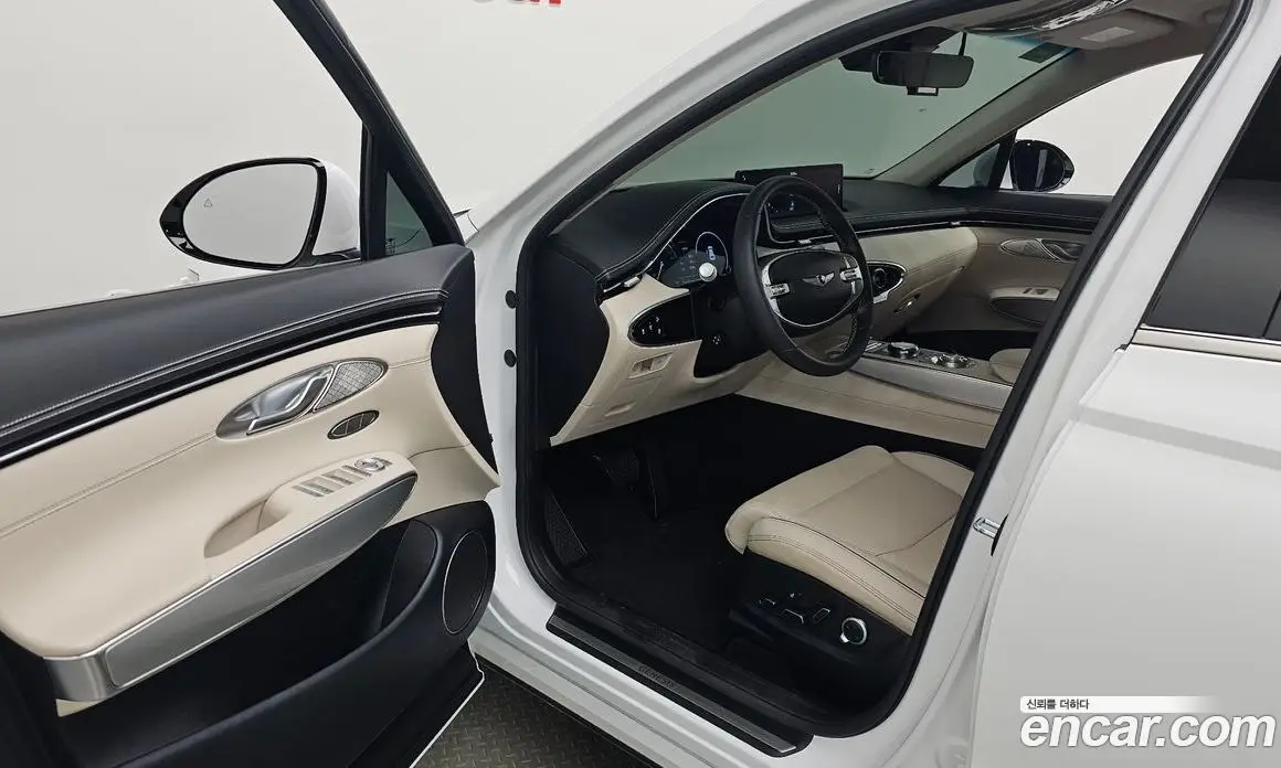 Genesis GV70 2023 2.5 автомат (гидро), фото 12 Genesis GV70 2023 2.5 автомат (гидро), фото 12