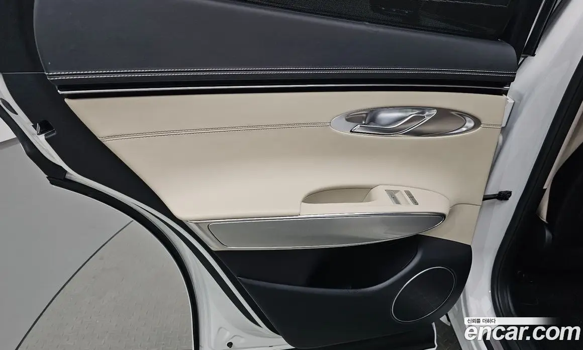 Genesis GV70 2023 2.5 автомат (гидро), фото 14 Genesis GV70 2023 2.5 автомат (гидро), фото 14