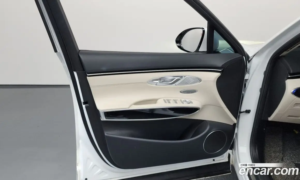 Genesis GV70 2024 2.5 автомат (гидро), фото 14 Genesis GV70 2024 2.5 автомат (гидро), фото 14