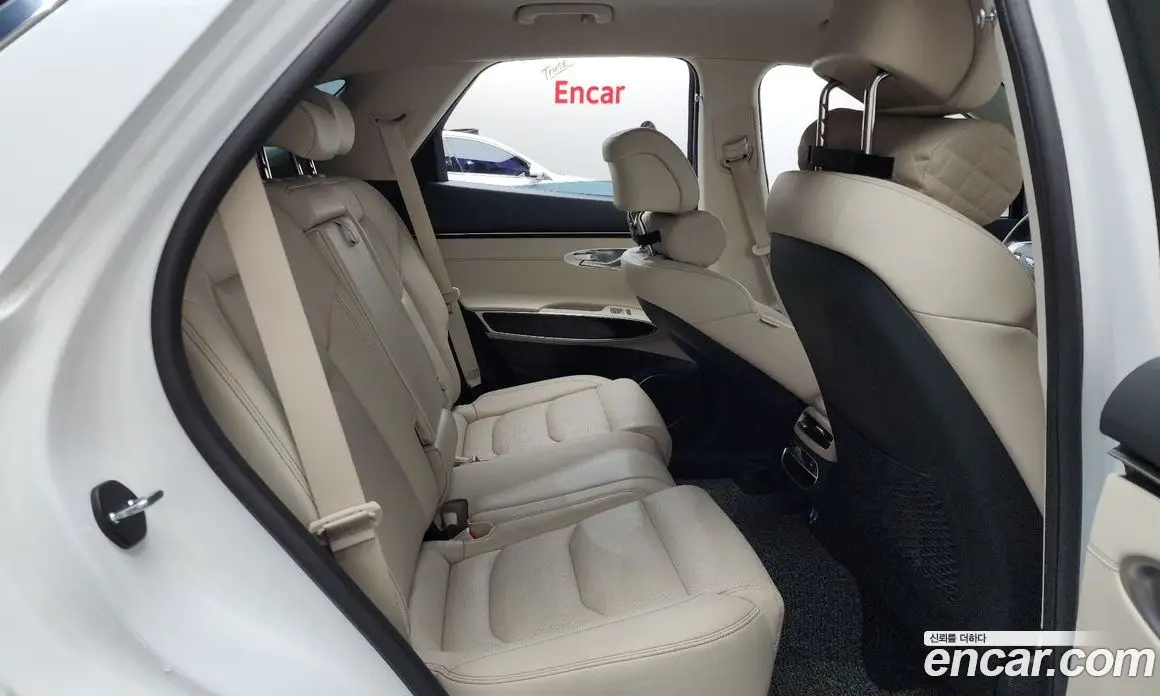 Genesis GV70 2024 2.5 автомат (гидро), фото 17 Genesis GV70 2024 2.5 автомат (гидро), фото 17
