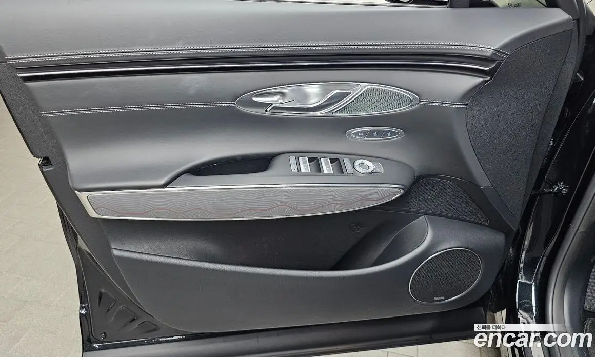 Genesis GV70 2024 3.5 автомат (гидро), фото 13