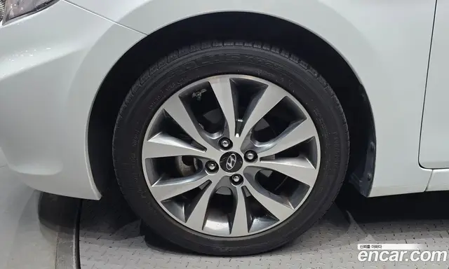 Hyundai Accent 2016 1.4 автомат (гидро), миниатюра 5 Hyundai Accent 2016 1.4 автомат (гидро), миниатюра 5