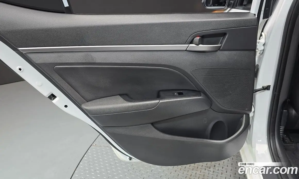Hyundai Avante 2018 1.6 автомат (гидро), фото 15