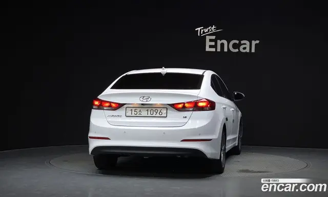 Hyundai Avante 2018 1.6 автомат (гидро), миниатюра 4