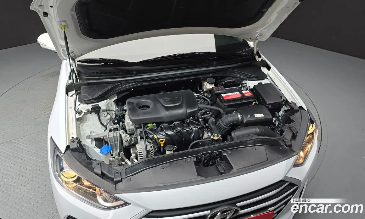 Hyundai Avante 2018 1.6 автомат (гидро), фото 6