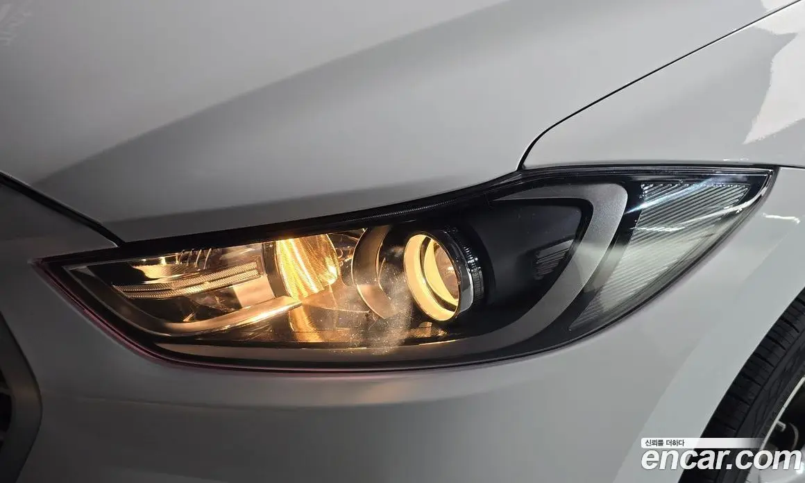 Hyundai Avante 2018 1.6 автомат (гидро), фото 8