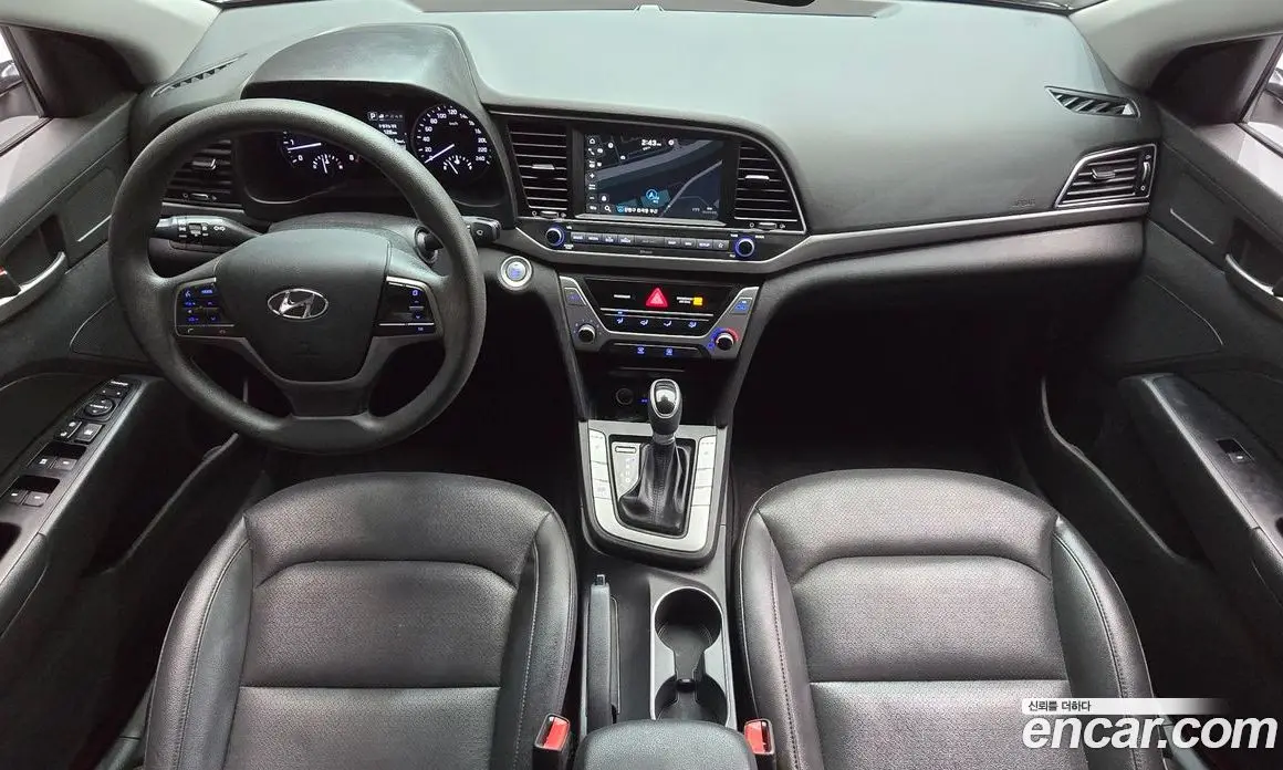Hyundai Avante 2018 1.6 автомат (гидро), фото 10