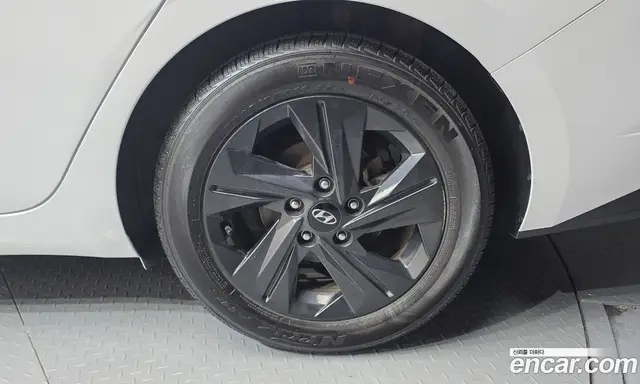 Hyundai Avante 2023 1.6 автомат (гидро), миниатюра 7 Hyundai Avante 2023 1.6 автомат (гидро), миниатюра 7