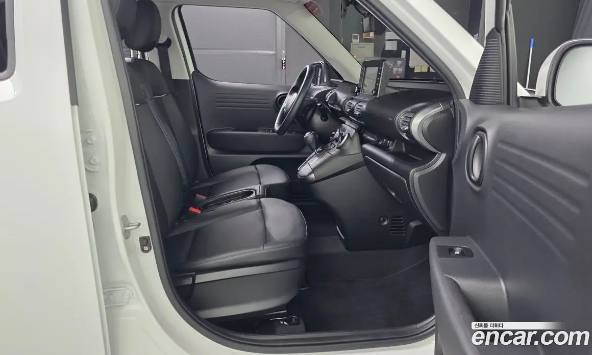 Hyundai Casper 2023 1.0 автомат (гидро), фото 17