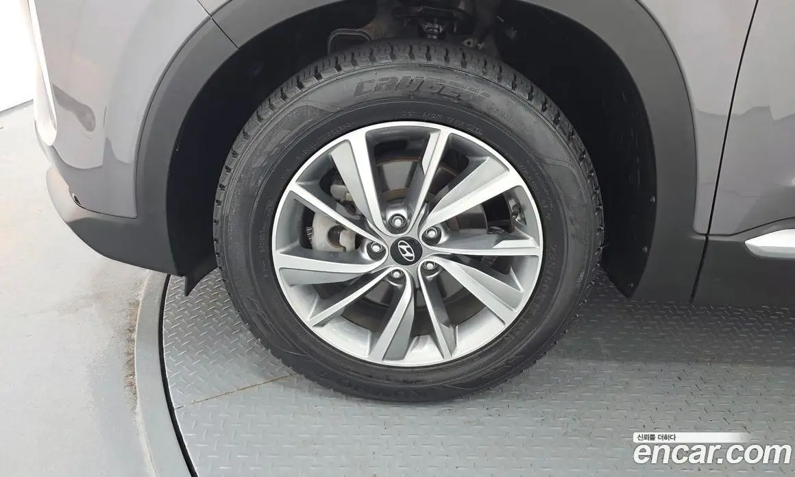 Hyundai Santa Fe 2019 2.0 автомат (гидро), фото 4 Hyundai Santa Fe 2019 2.0 автомат (гидро), фото 4