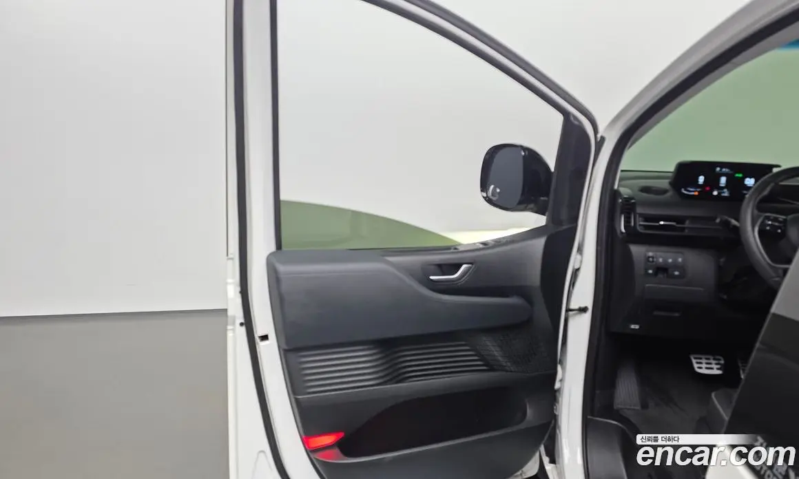 Hyundai Staria 2025 2.2 автомат (гидро), фото 14 Hyundai Staria 2025 2.2 автомат (гидро), фото 14