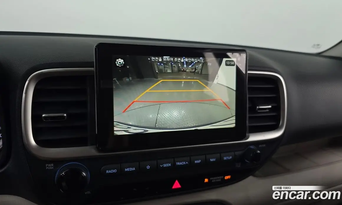 Hyundai Venue 2019 1.6 автомат (гидро), фото 20