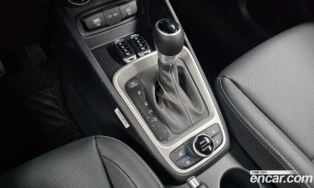 Hyundai Venue 2025 1.6 автомат (гидро), миниатюра 12