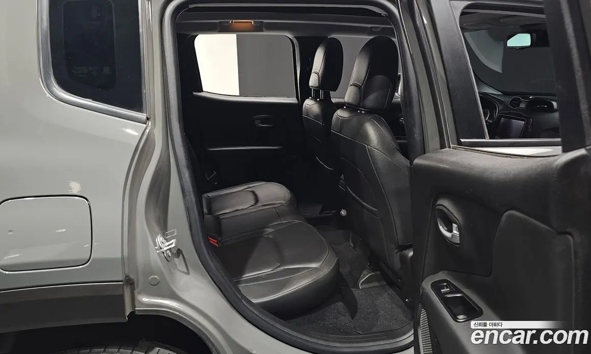 Jeep Renegade 2021 2.4 автомат (гидро), фото 16 Jeep Renegade 2021 2.4 автомат (гидро), фото 16