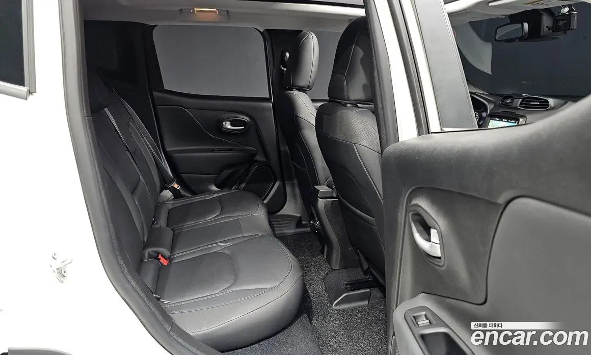 Jeep Renegade 2023 1.3 автомат (гидро), фото 18 Jeep Renegade 2023 1.3 автомат (гидро), фото 18