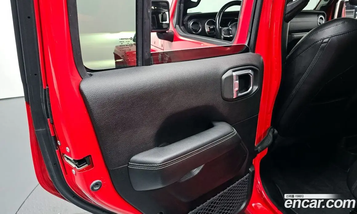 Jeep Wrangler 2019 2.0 автомат (гидро), фото 15 Jeep Wrangler 2019 2.0 автомат (гидро), фото 15