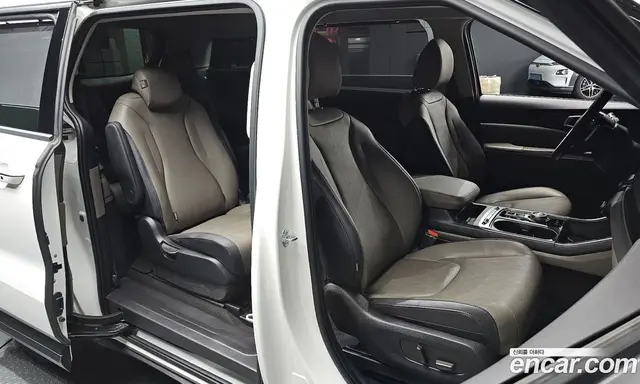 Kia Carnival 2024 3.5 автомат (гидро), миниатюра 11 Kia Carnival 2024 3.5 автомат (гидро), миниатюра 11