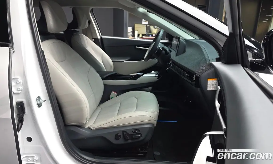Kia EV6 2023 0.1 автомат (гидро), фото 17 Kia EV6 2023 0.1 автомат (гидро), фото 17