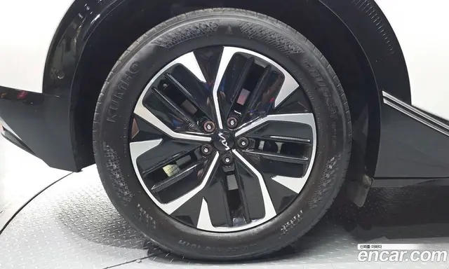 Kia EV6 2023 0.1 автомат (гидро), миниатюра 5 Kia EV6 2023 0.1 автомат (гидро), миниатюра 5