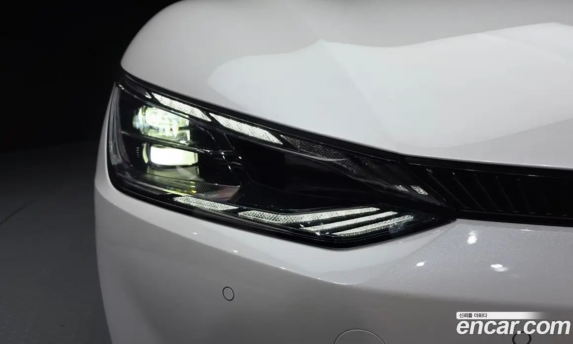 Kia EV6 2023 0.1 автомат (гидро), фото 8 Kia EV6 2023 0.1 автомат (гидро), фото 8