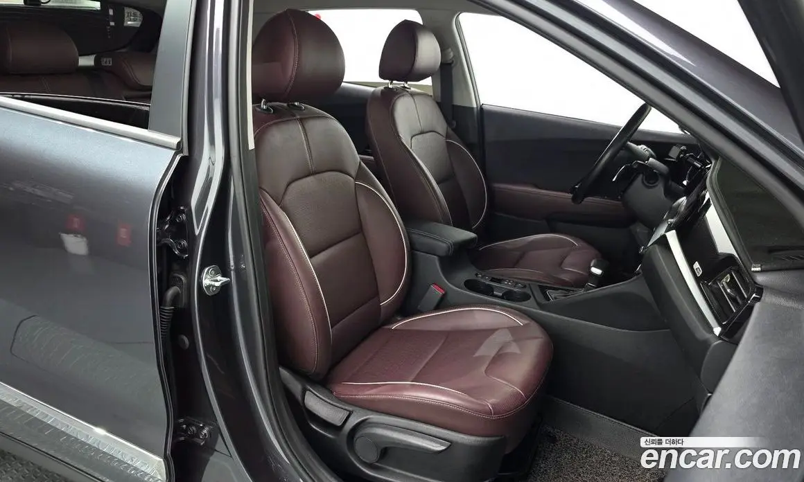 Kia Niro 2019 1.6 автомат (гидро), фото 15