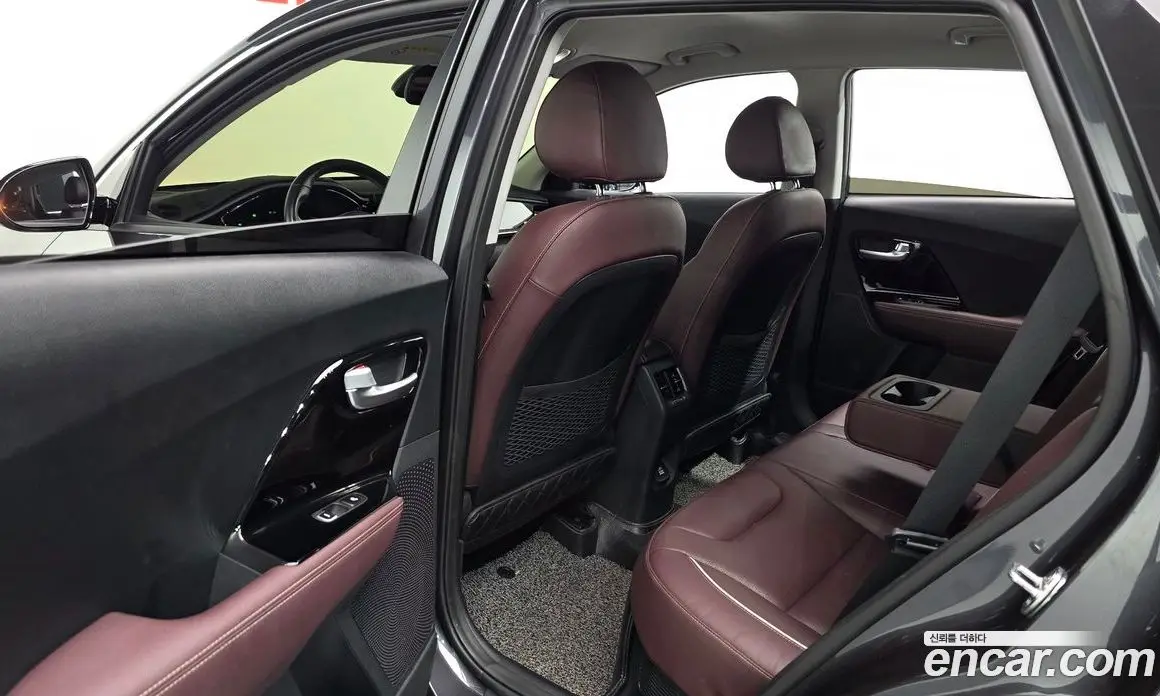 Kia Niro 2019 1.6 автомат (гидро), фото 17
