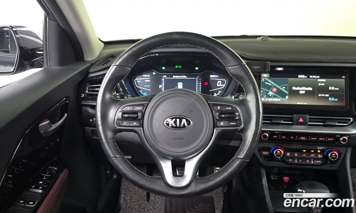 Kia Niro 2019 1.6 автомат (гидро), фото 18