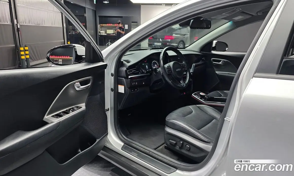 Kia Niro 2022 0.2 автомат (гидро), фото 13 Kia Niro 2022 0.2 автомат (гидро), фото 13