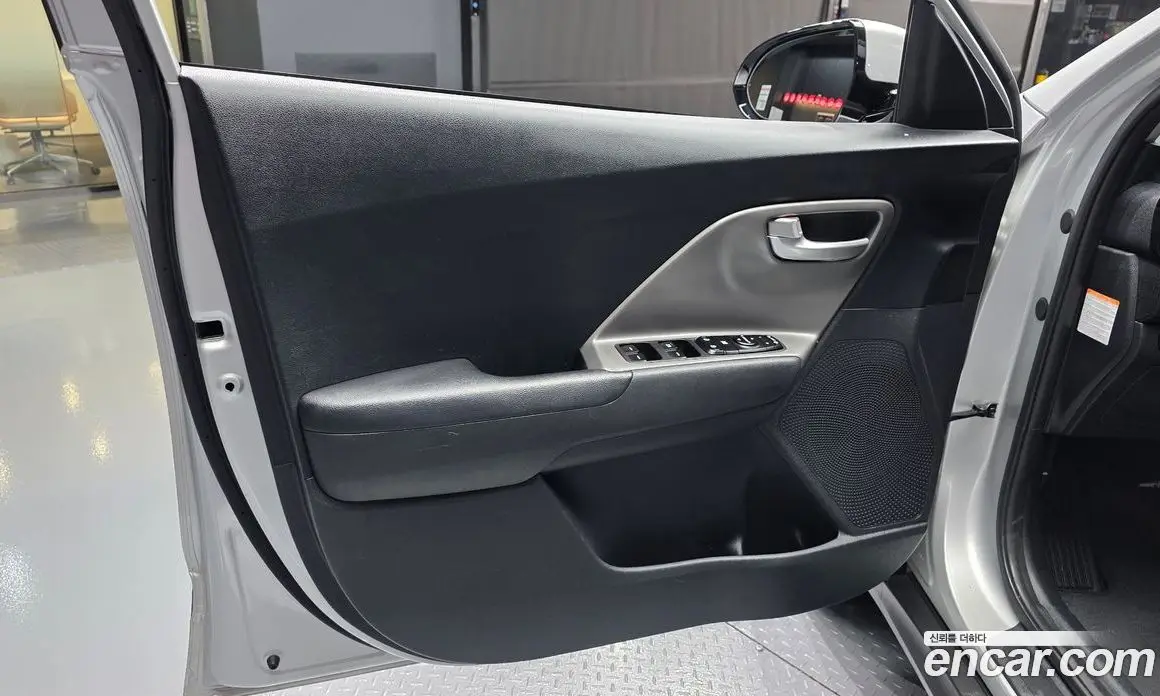 Kia Niro 2022 0.2 автомат (гидро), фото 14 Kia Niro 2022 0.2 автомат (гидро), фото 14