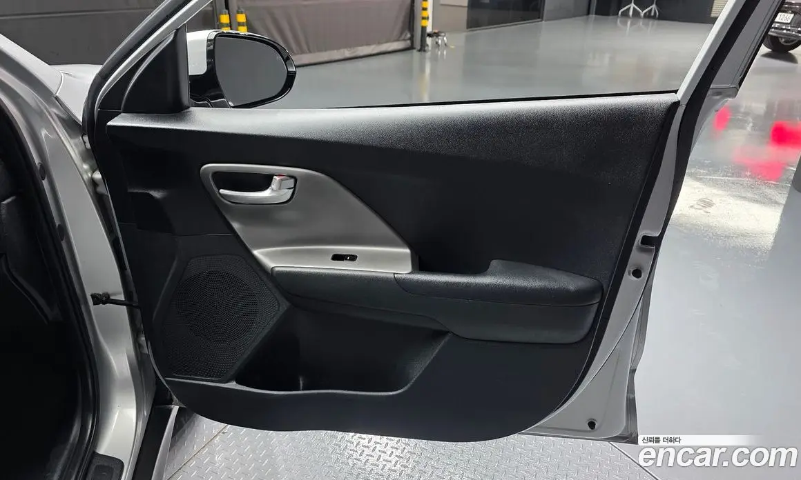 Kia Niro 2022 0.2 автомат (гидро), фото 15 Kia Niro 2022 0.2 автомат (гидро), фото 15