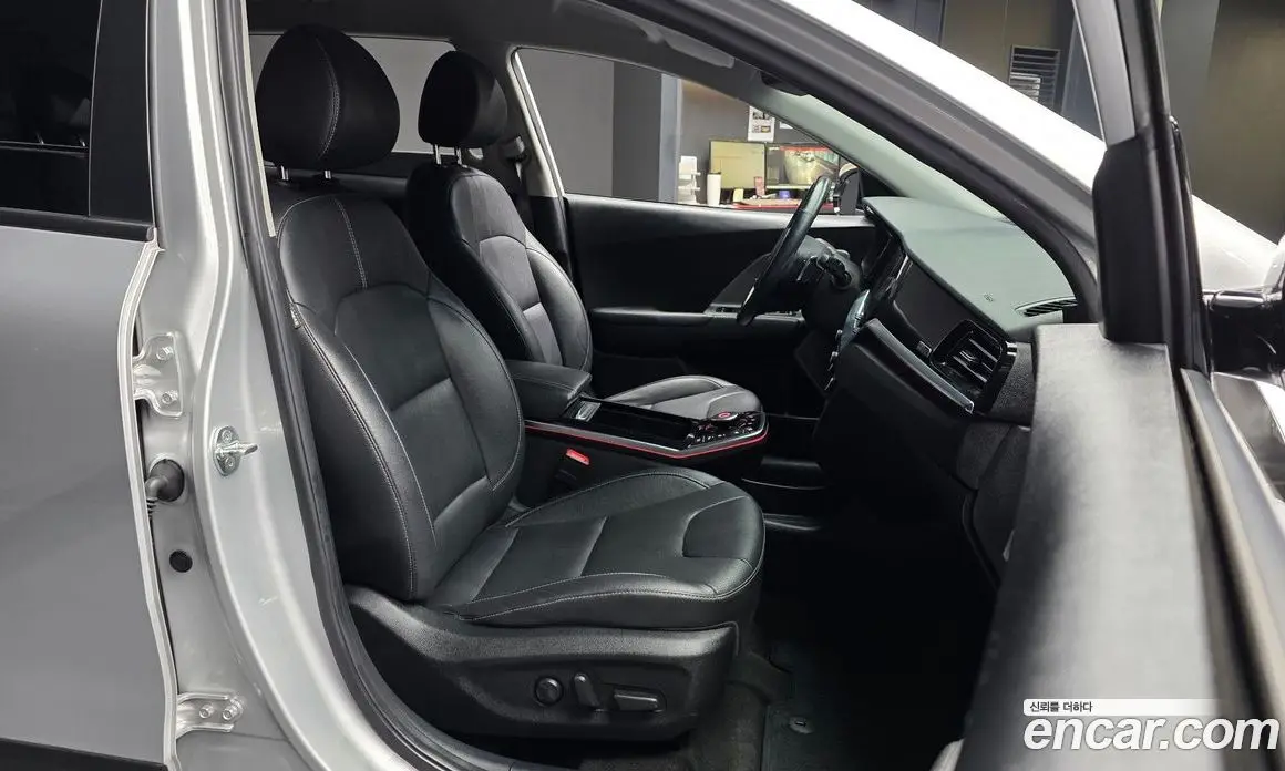 Kia Niro 2022 0.2 автомат (гидро), фото 17 Kia Niro 2022 0.2 автомат (гидро), фото 17