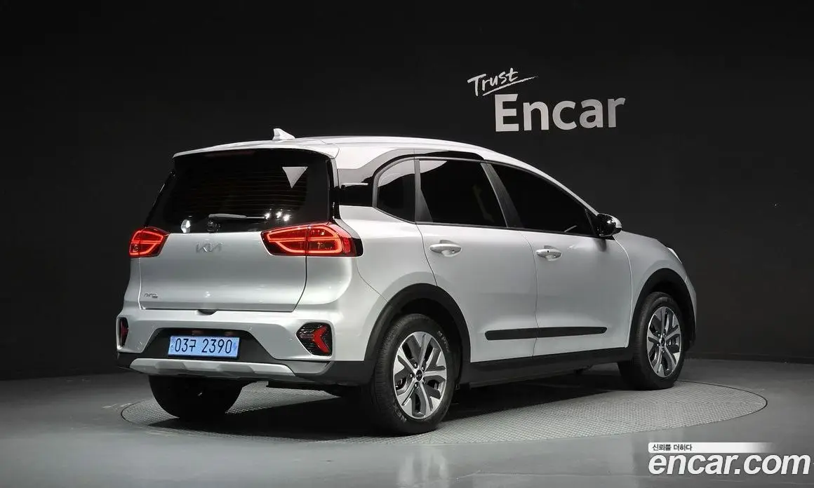 Kia Niro 2022 0.2 автомат (гидро), фото 2 Kia Niro 2022 0.2 автомат (гидро), фото 2