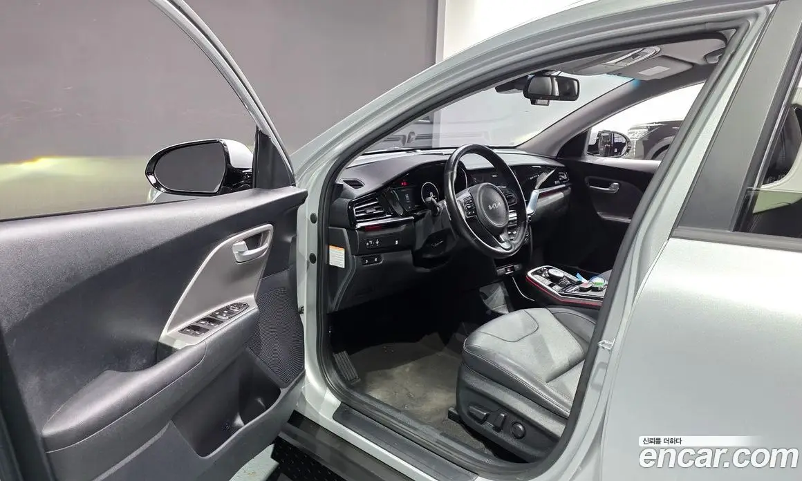 Kia Niro 2022 0.2 автомат (гидро), фото 13 Kia Niro 2022 0.2 автомат (гидро), фото 13