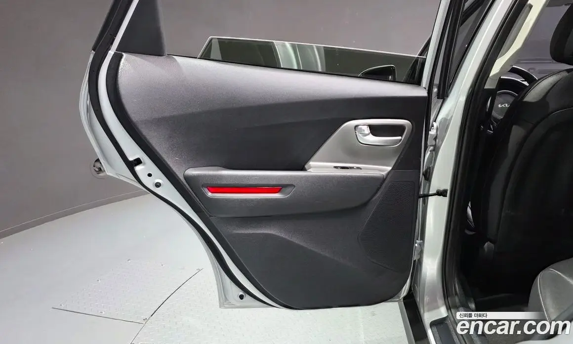Kia Niro 2022 0.2 автомат (гидро), фото 15 Kia Niro 2022 0.2 автомат (гидро), фото 15