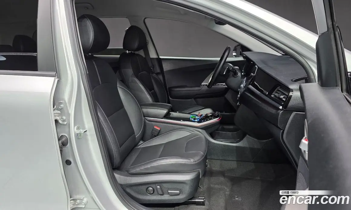 Kia Niro 2022 0.2 автомат (гидро), фото 16 Kia Niro 2022 0.2 автомат (гидро), фото 16