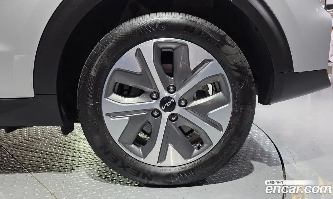 Kia Niro 2022 0.2 автомат (гидро), фото 7 Kia Niro 2022 0.2 автомат (гидро), фото 7