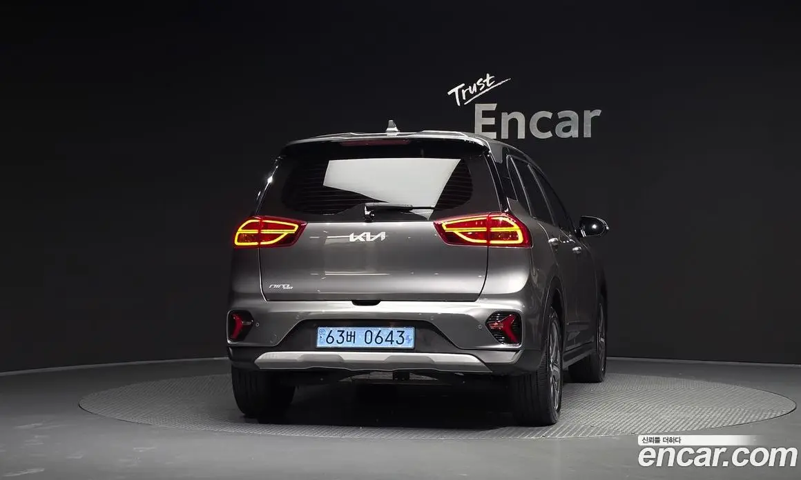 Kia Niro 2023 0.2 автомат (гидро), фото 4